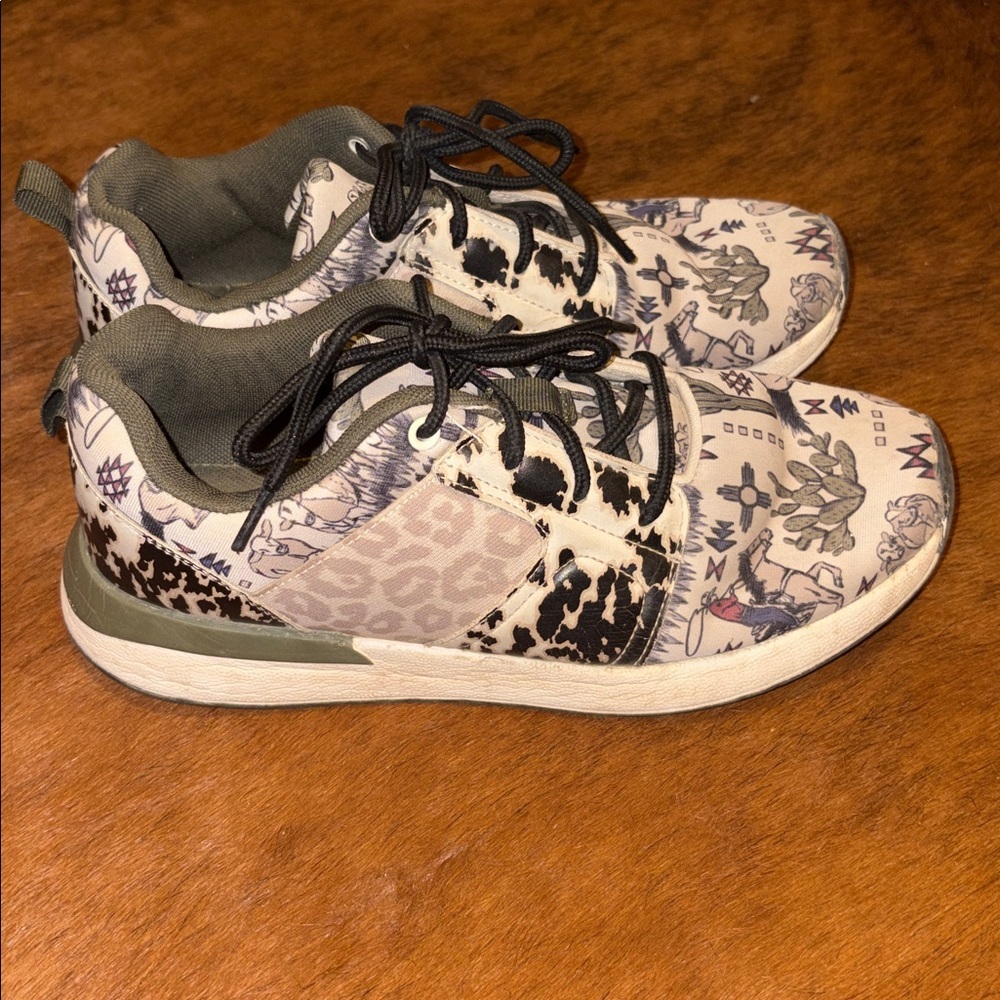 Crazy Train Multicolor Athletic Shoes size 7